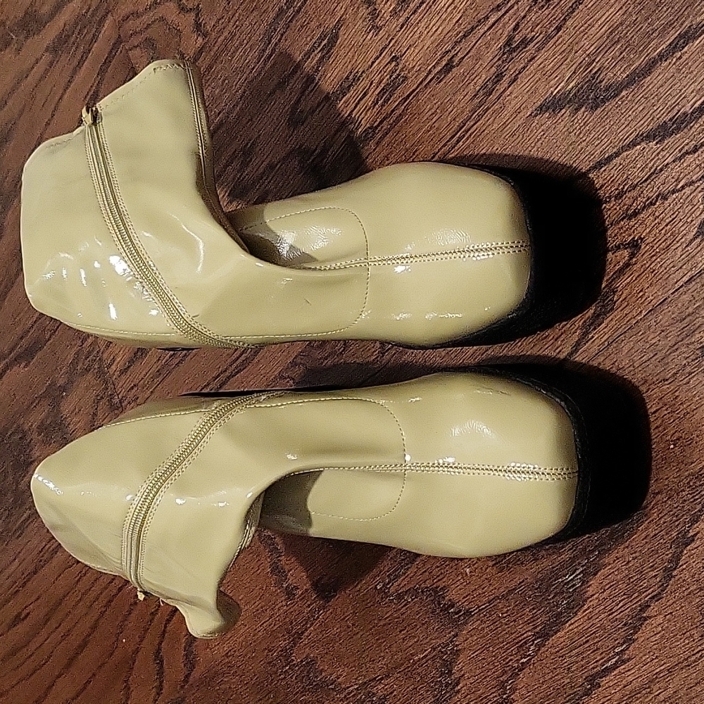 Green platform boots